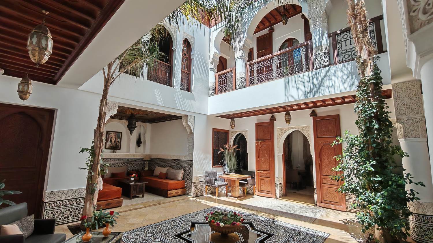 Patio à deux niveaux d'un riad de la Médina de Marrakech